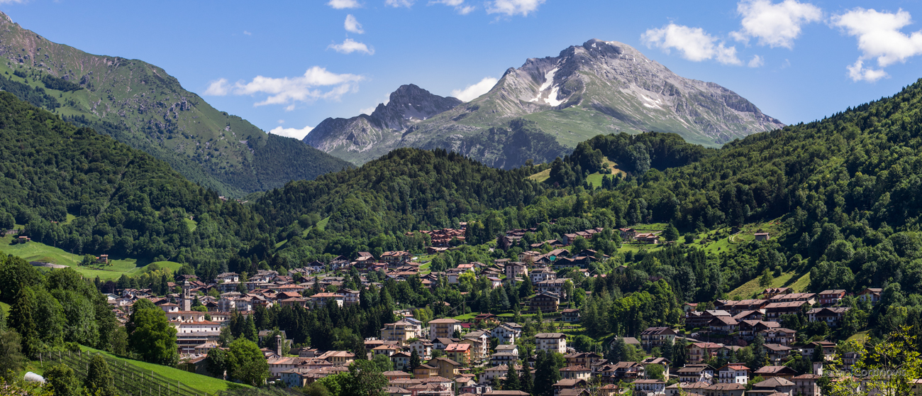 Serina vista da Lepreno con il monte Arera e la Corna Piana sullo sfondo