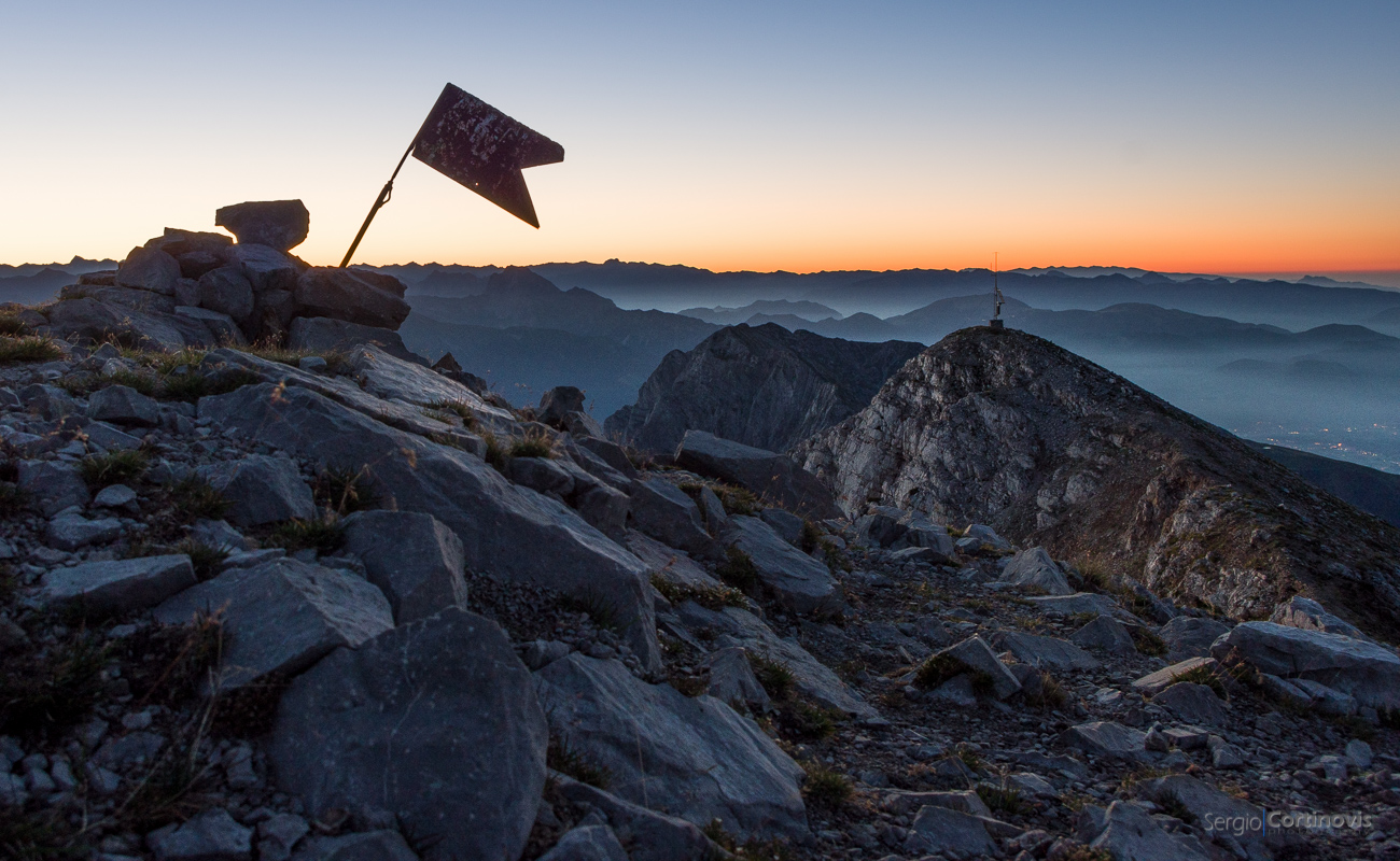 Alba sul pizzo Arera, in Valle Brembana il sole sorge in cima alla montagna